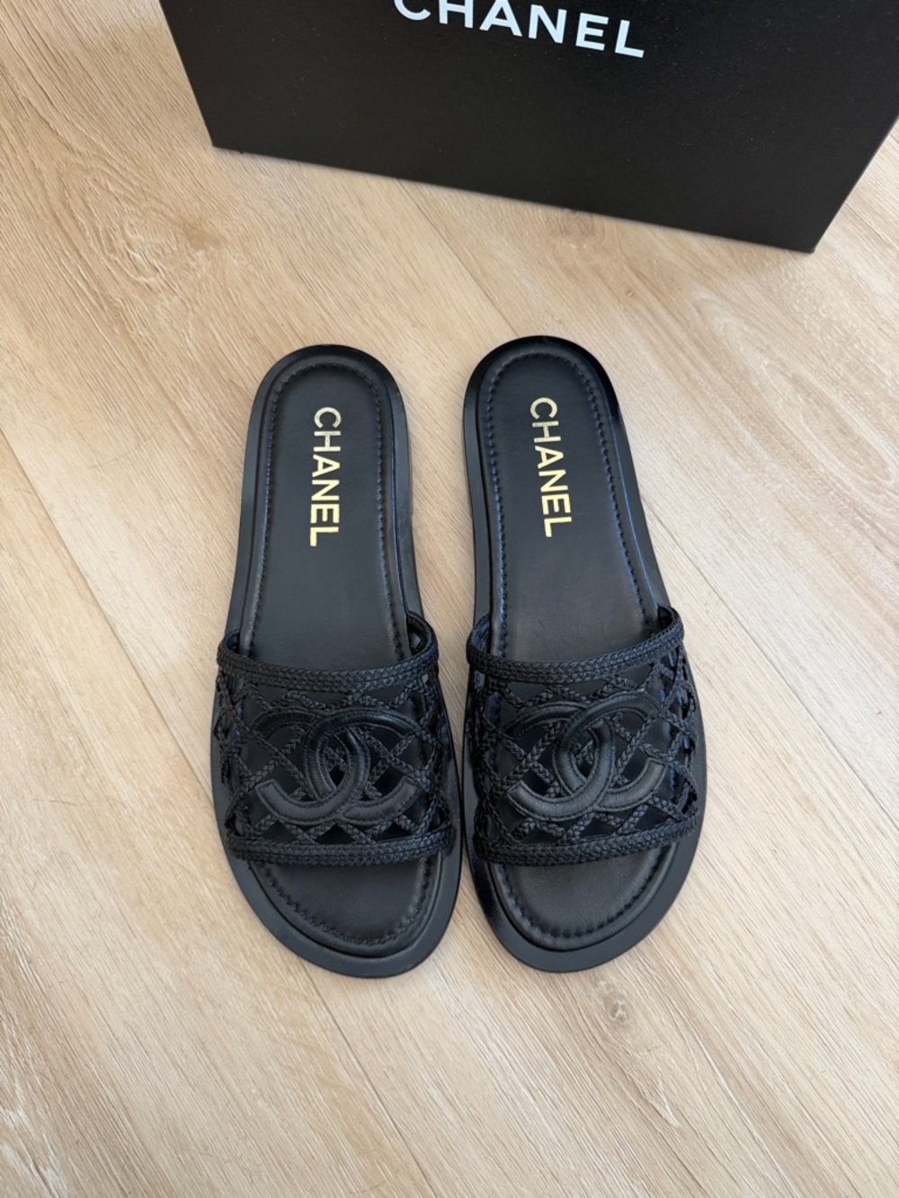 CHANEL Black Woven CC Logo Slide Sandals - Picture 6 of 8